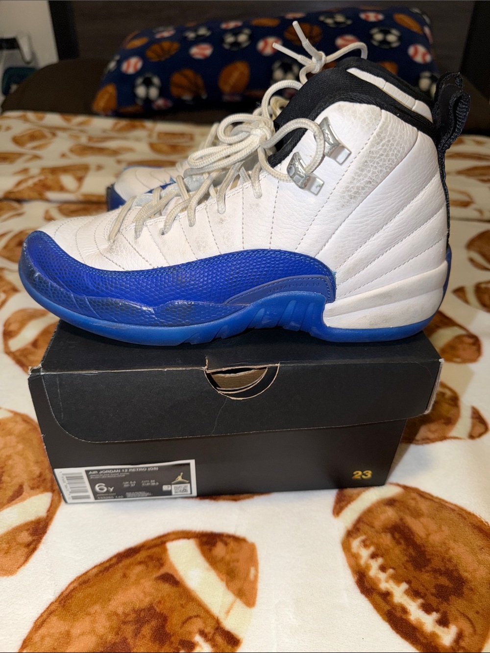 100% Authentic Grade School Jordans Size 6Y Comes With Original Box .